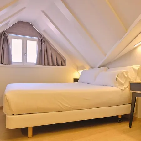 Praza Quintana Hotel 3*