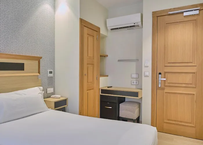 Praza Quintana Hotel 3*