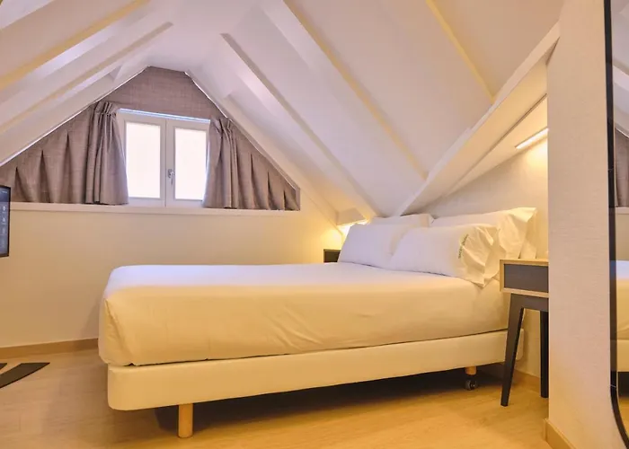 Praza Quintana Hotel 3*